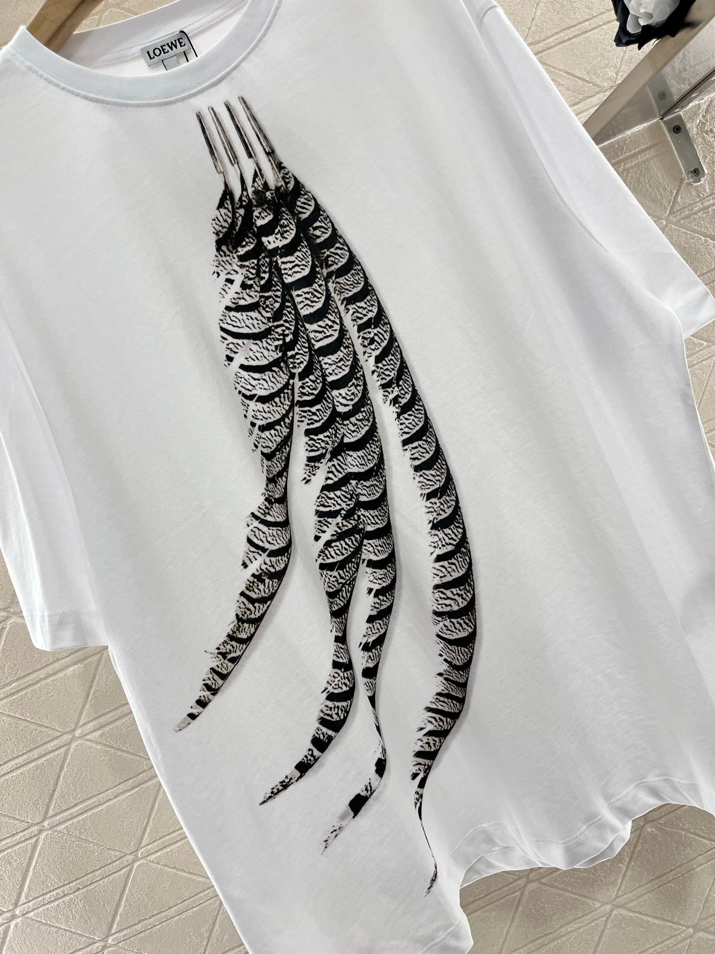 L*♥2025 new product Feather print