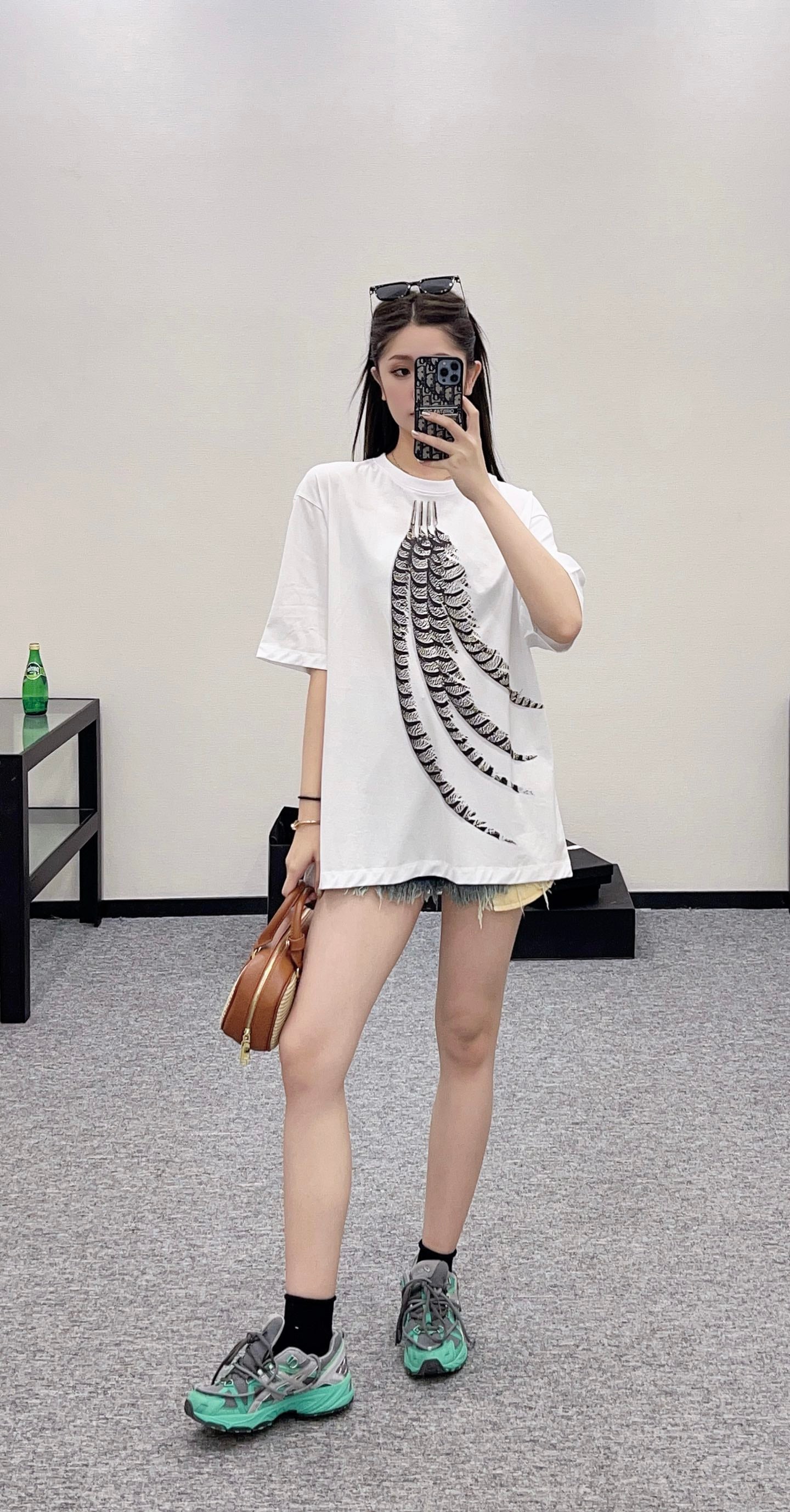 L*♥2025 new product Feather print