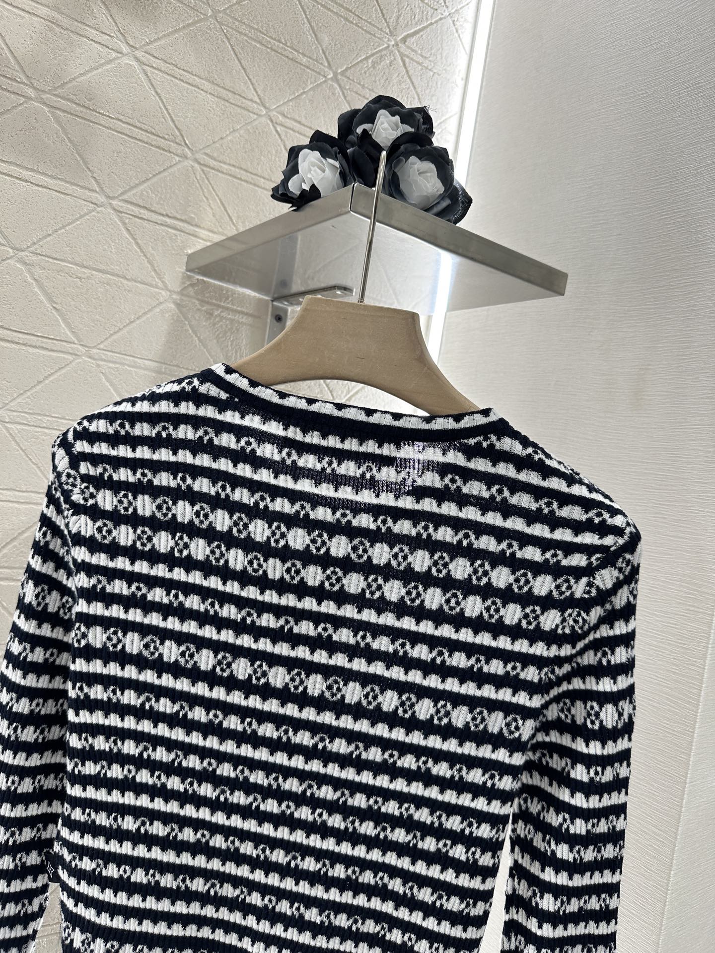 L 2025 new products Knitted cardigan