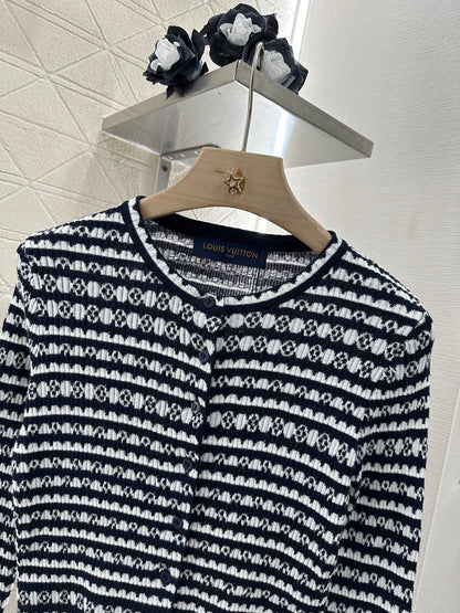 L 2025 new products Knitted cardigan