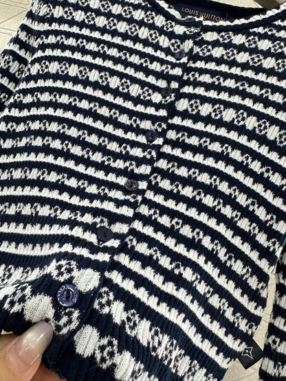 L 2025 new products Knitted cardigan