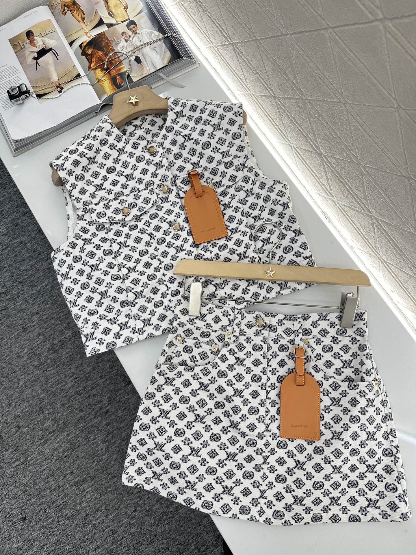 L 2025 neues Produkt Jeansweste und kurzer Rock Set 