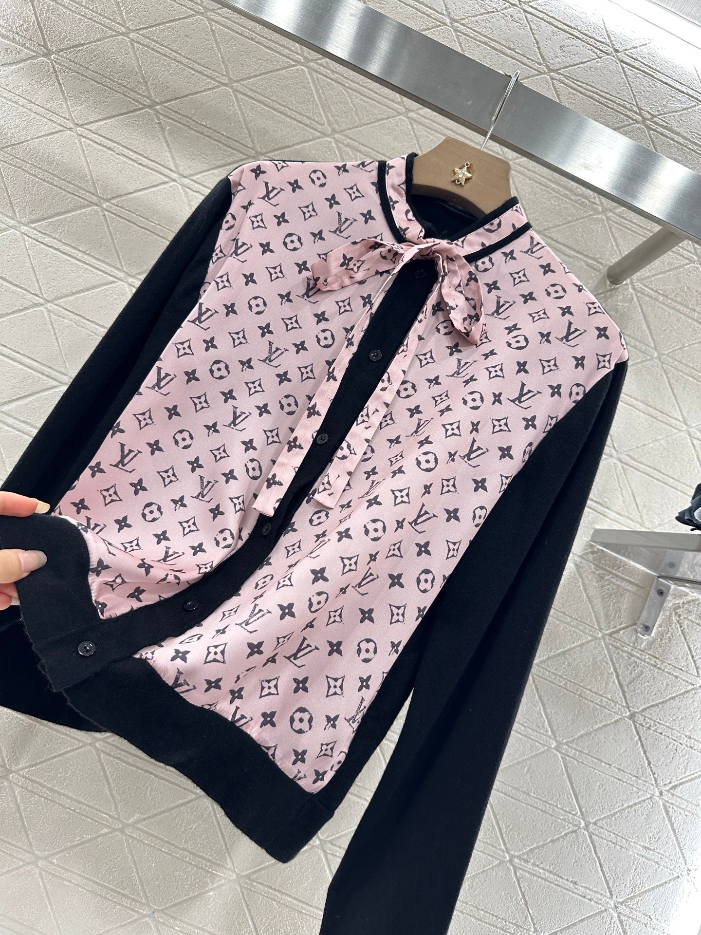 L 2025 new product Ribbon shirt