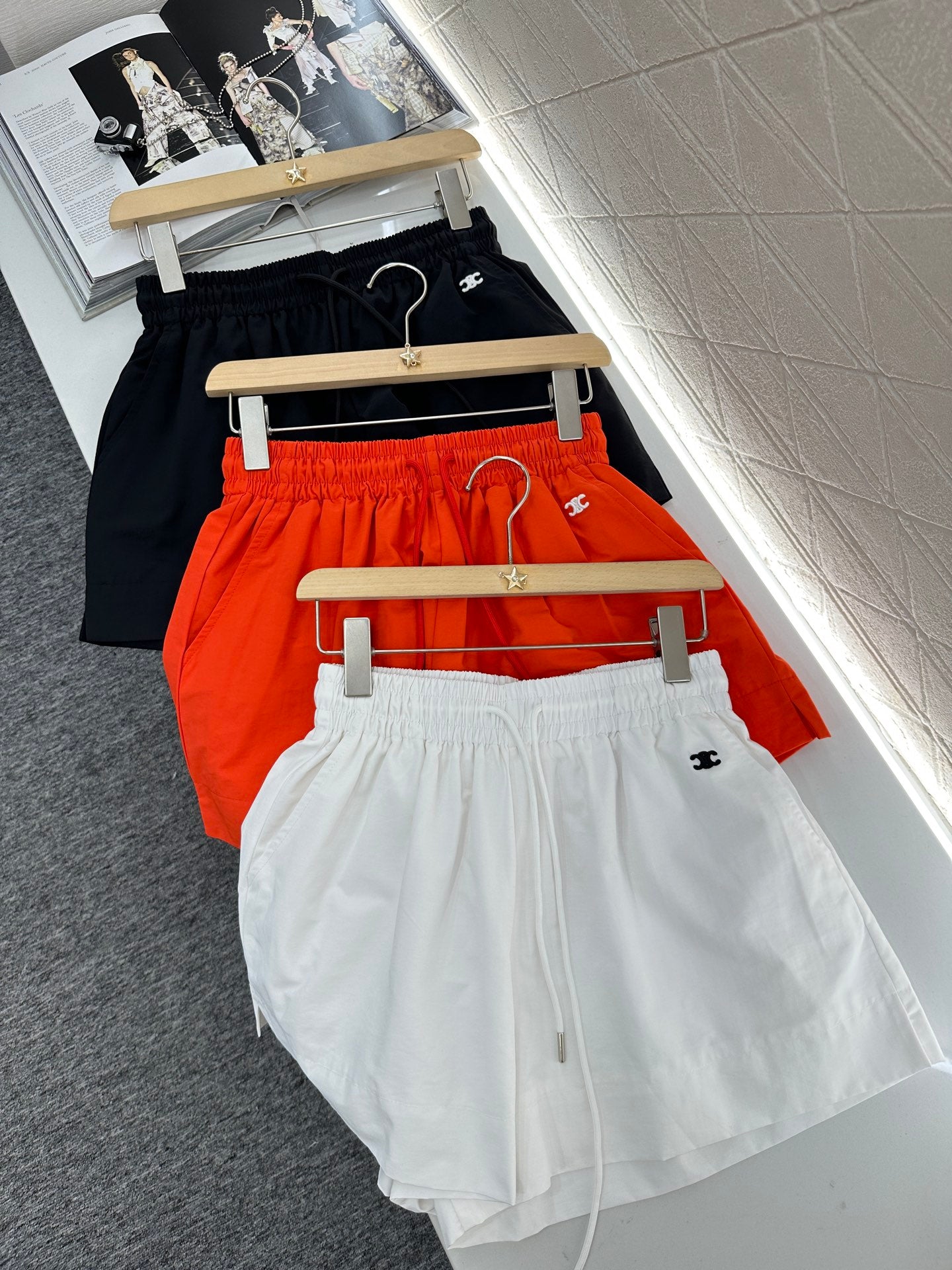 C New arrival Embroidered shorts