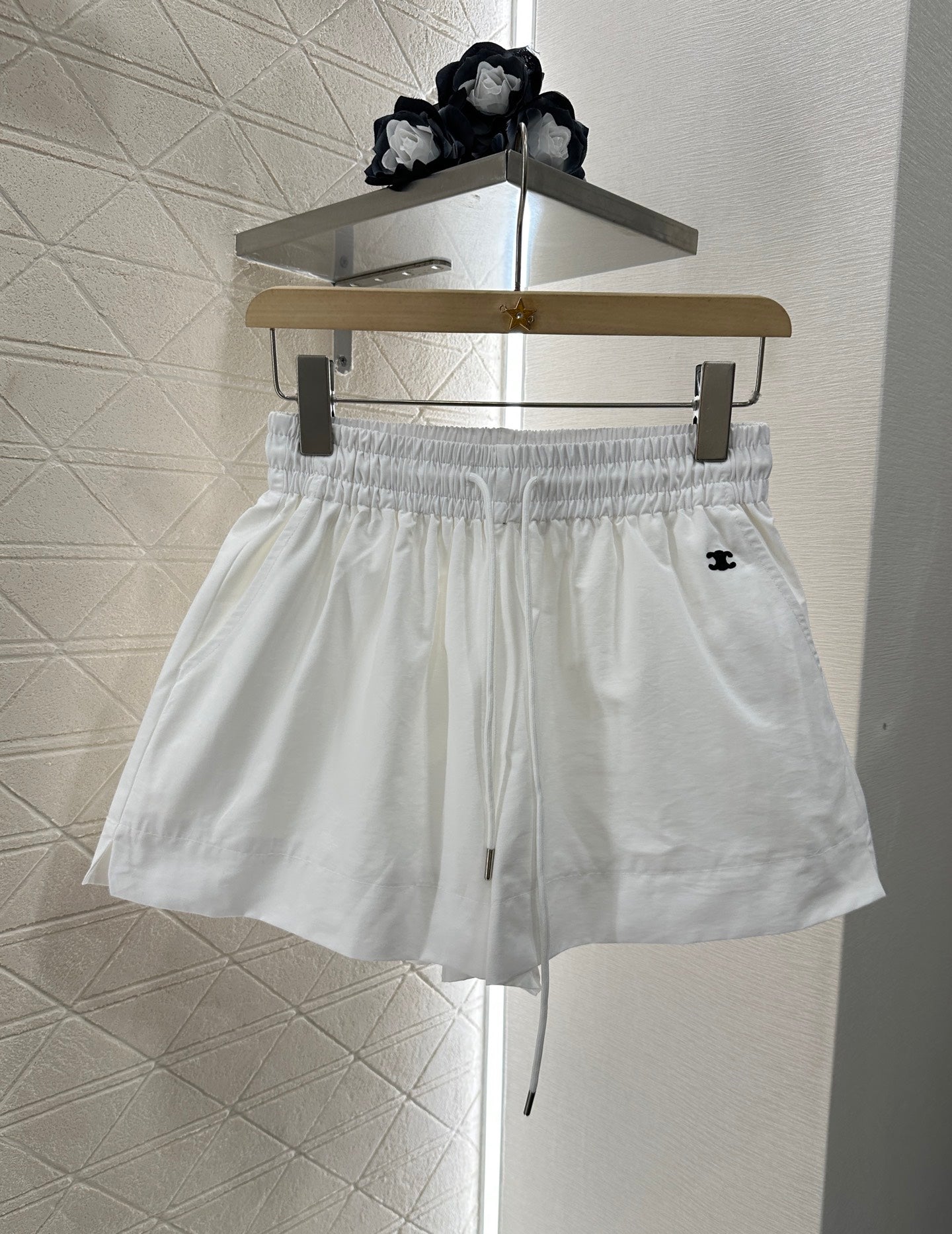 C New arrival Embroidered shorts