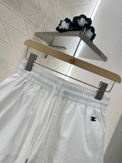 C New arrival Embroidered shorts