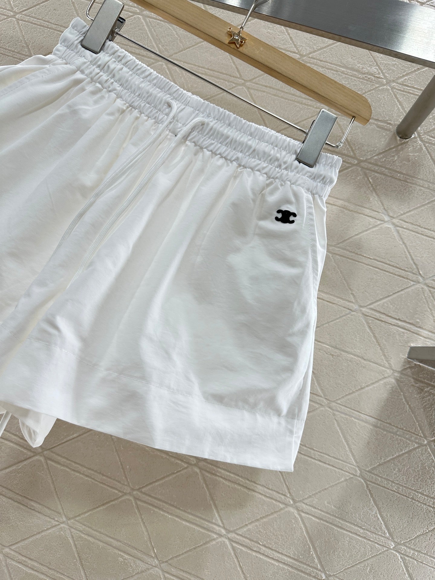 C New arrival Embroidered shorts