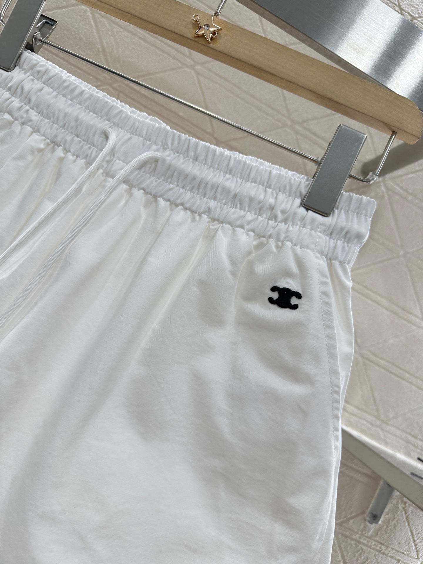 C New arrival Embroidered shorts