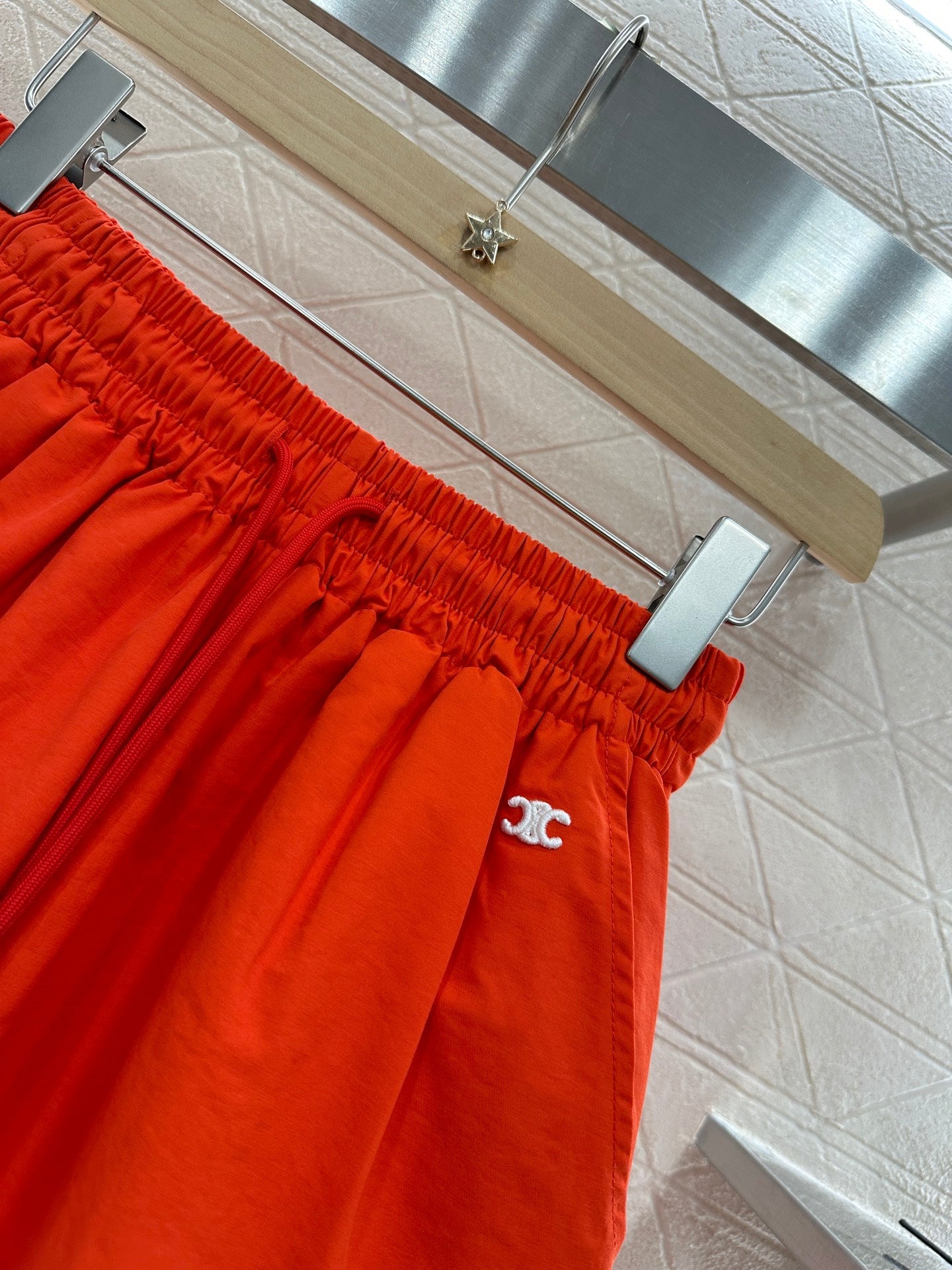 C New arrival Embroidered shorts