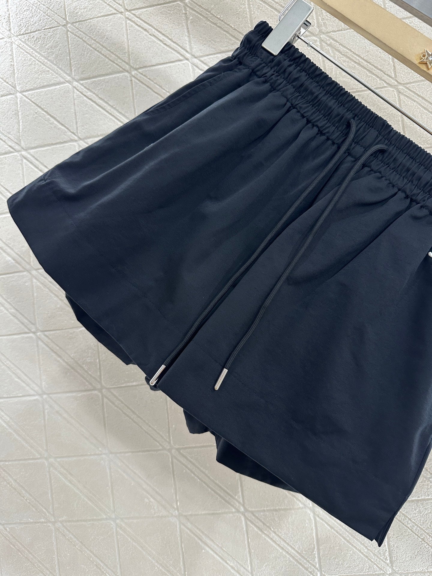 C New arrival Embroidered shorts
