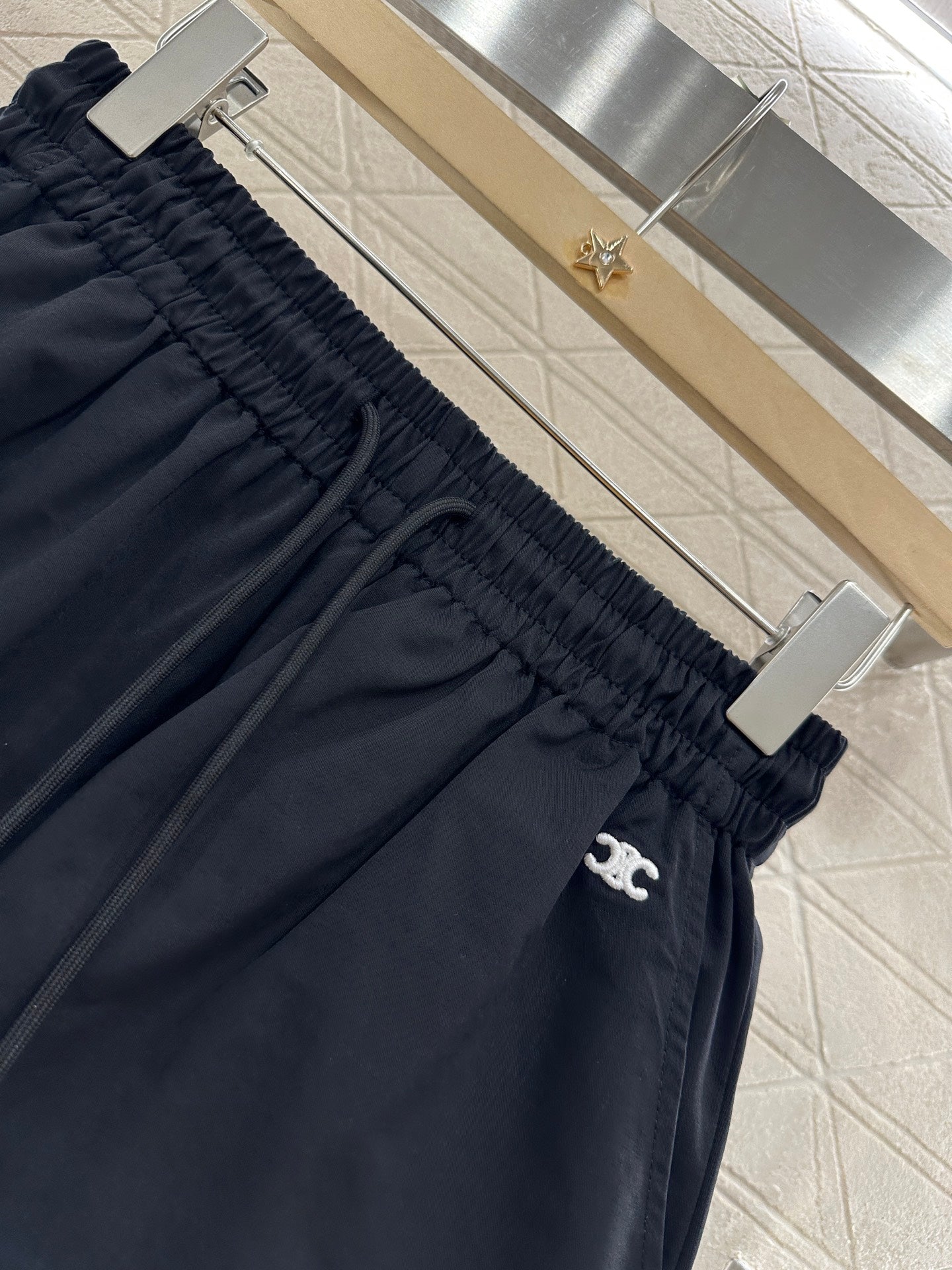 C New arrival Embroidered shorts