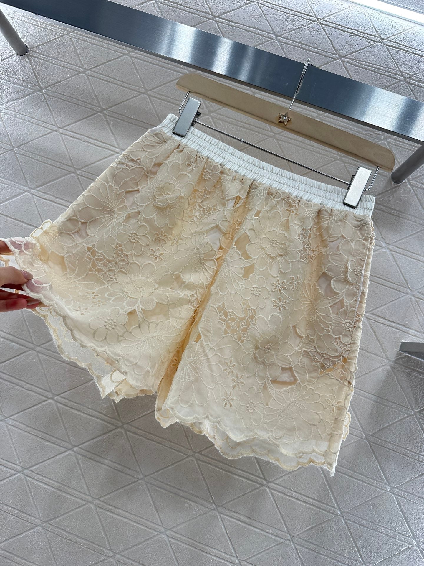 D New arrival Lace shorts