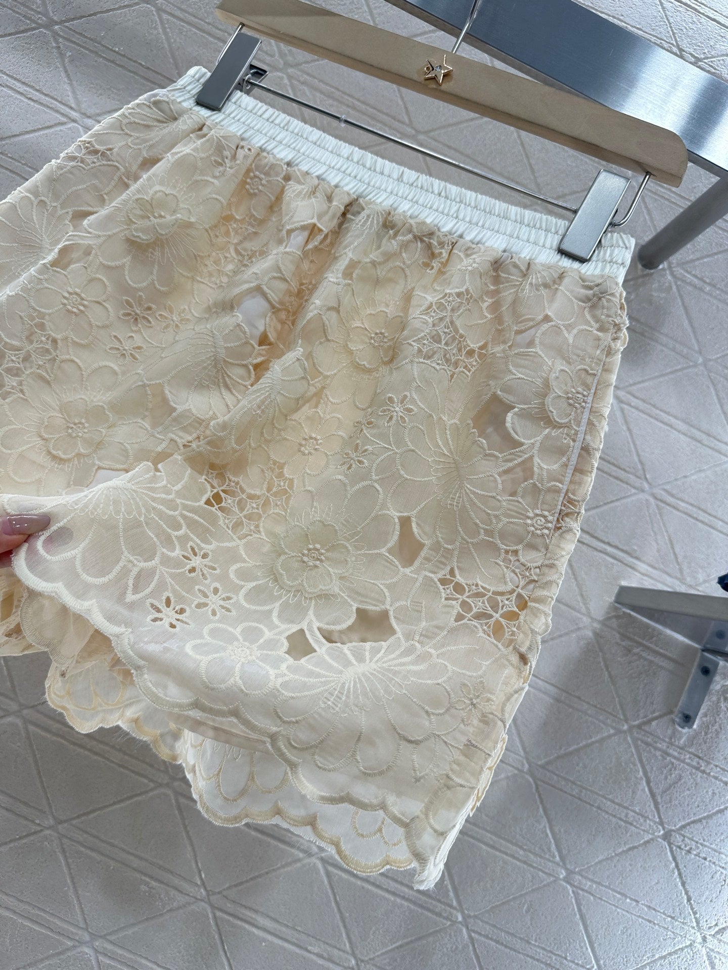 D New arrival Lace shorts