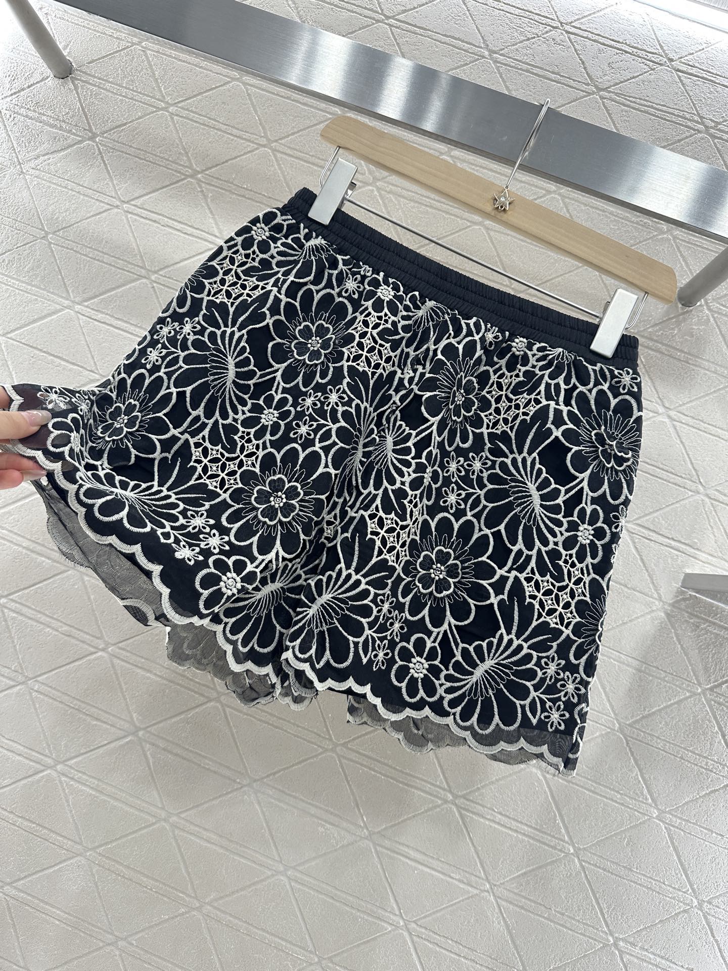 D New arrival Lace shorts