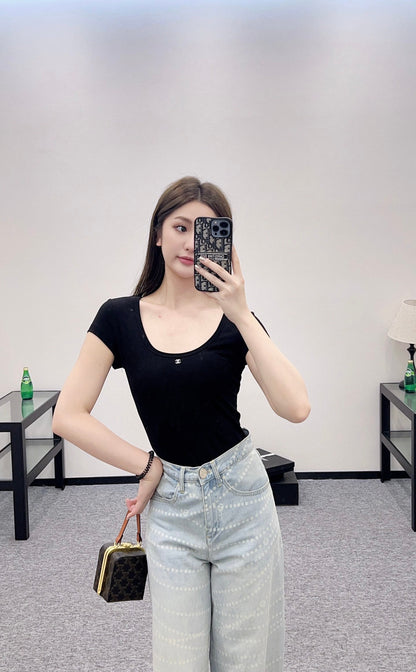 C*♥New product Hollow embroidered top