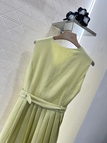 M 25 new product Belt pleated vest dress