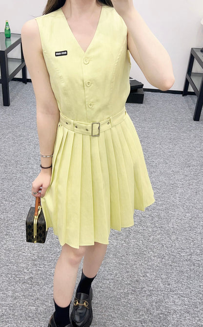 M 25 new product Belt pleated vest dress