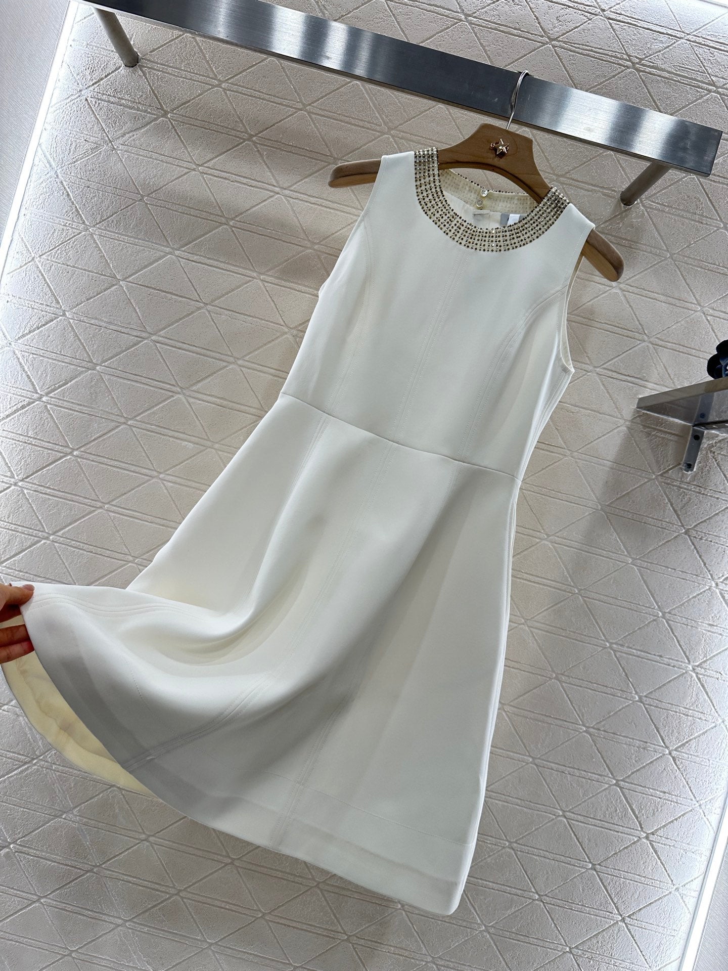 D*♥2025 neue Produkte Perlenbesetztes ärmelloses Kleid） 