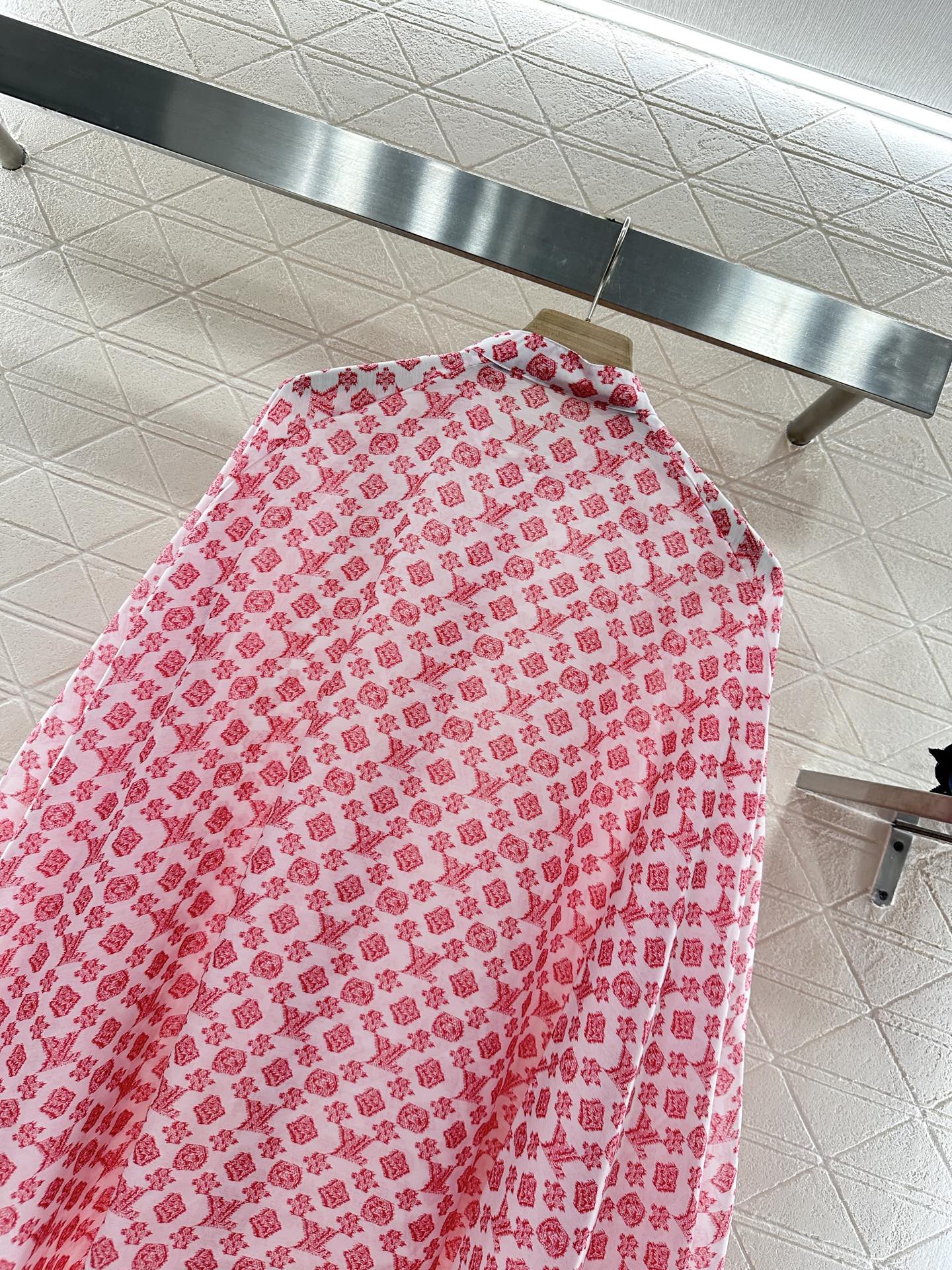 L 2025 new products Cape shirt