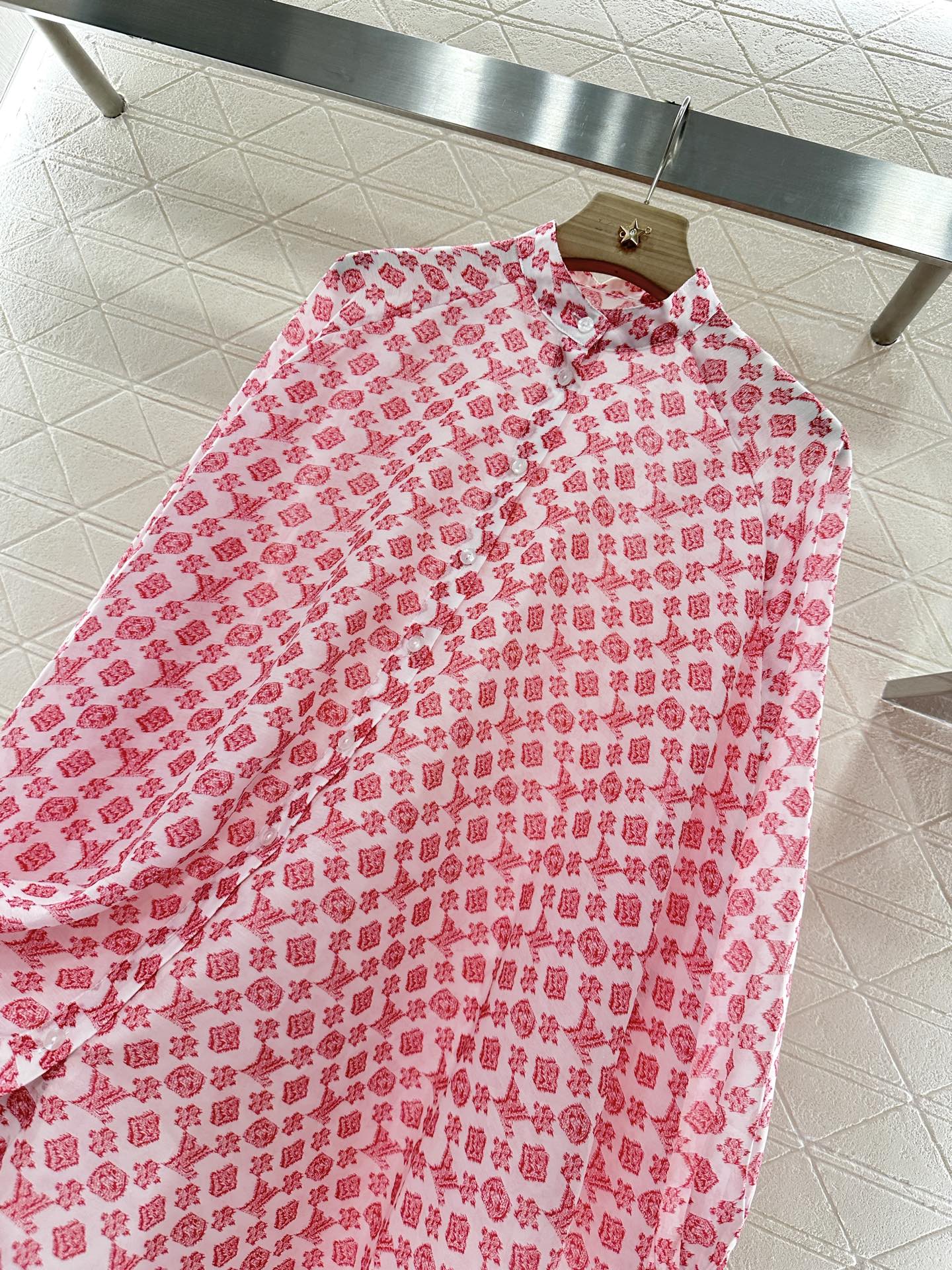 L 2025 new products Cape shirt