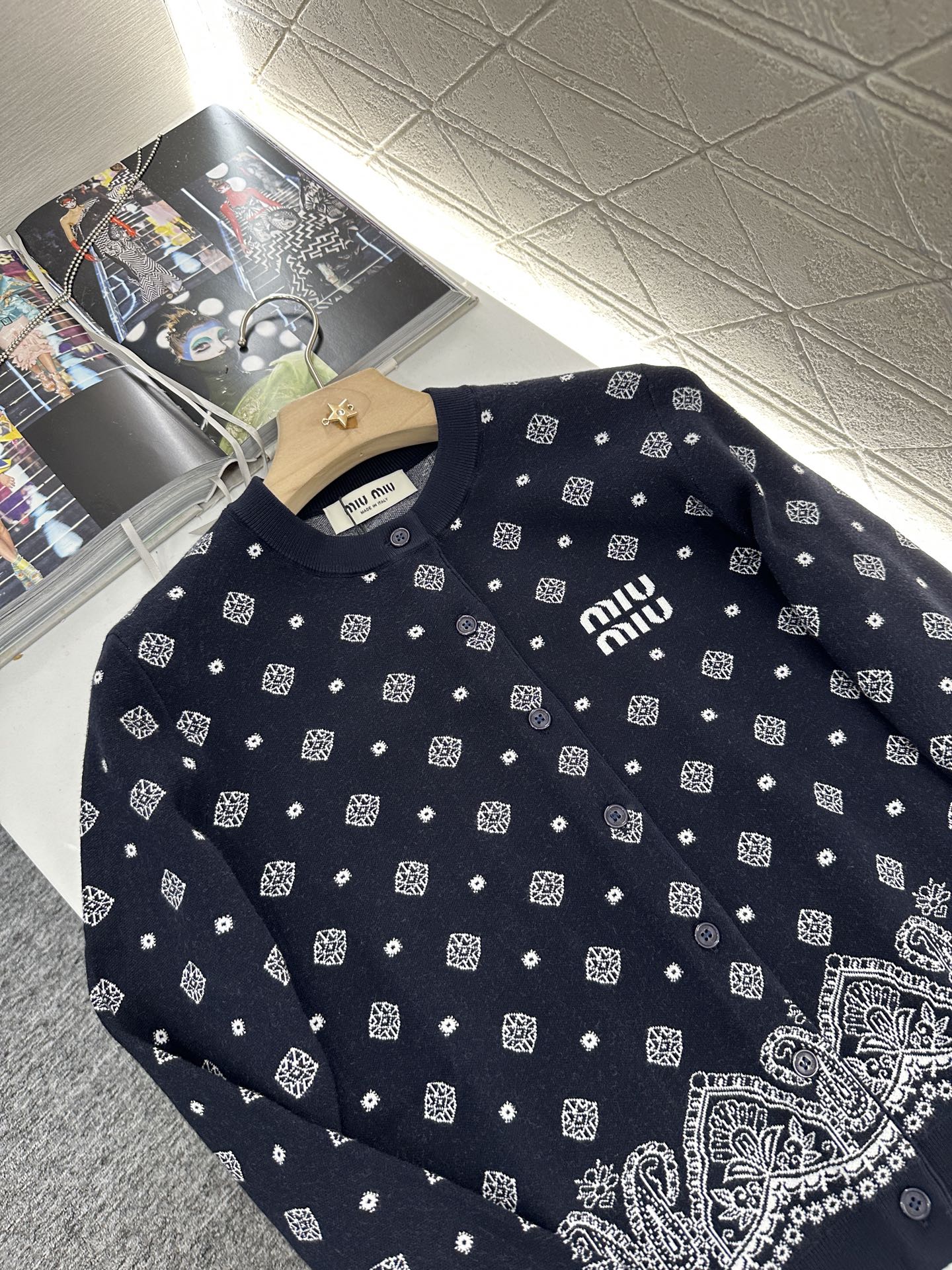 M 2025 new product Knitted long-sleeved cardigan