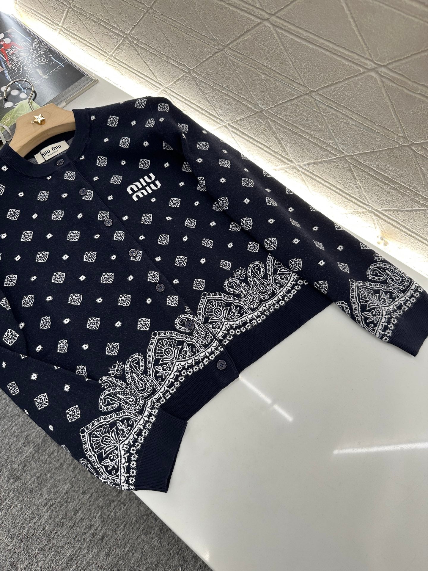 M 2025 new product Knitted long-sleeved cardigan