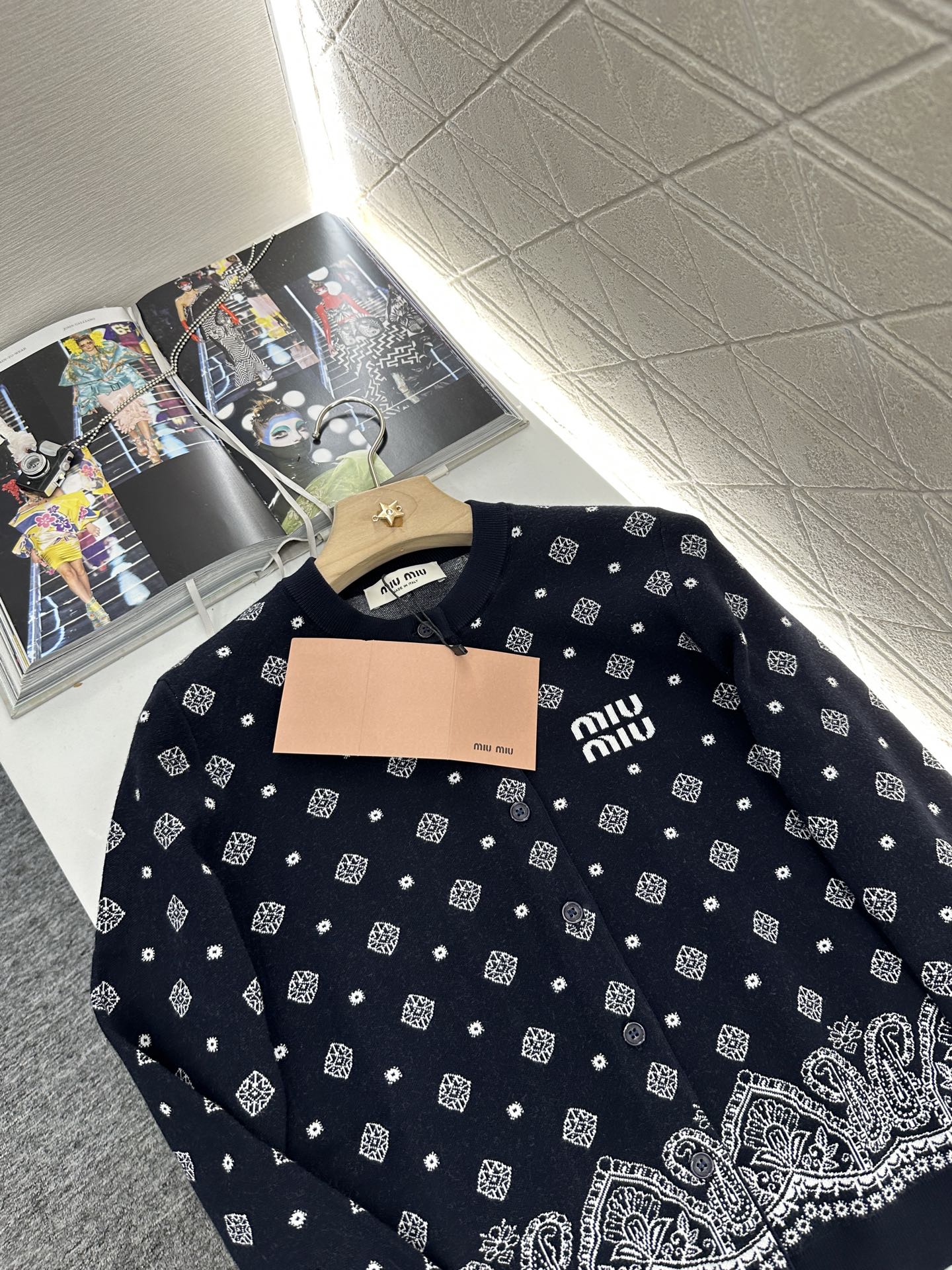 M 2025 new product Knitted long-sleeved cardigan