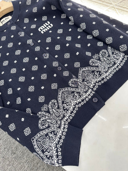 M 2025 new product Knitted long-sleeved cardigan