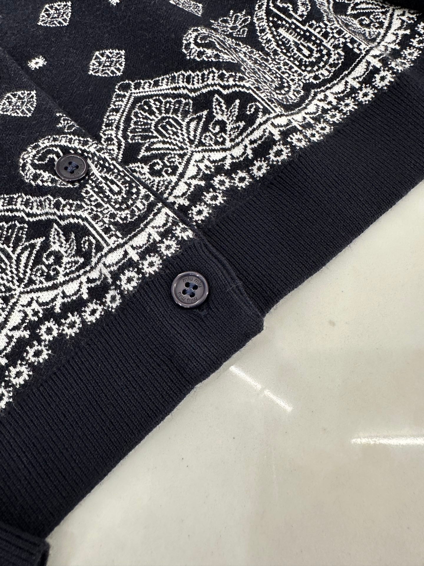 M 2025 new product Knitted long-sleeved cardigan