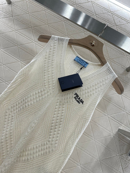P 2025 new product Hollow knitted vest