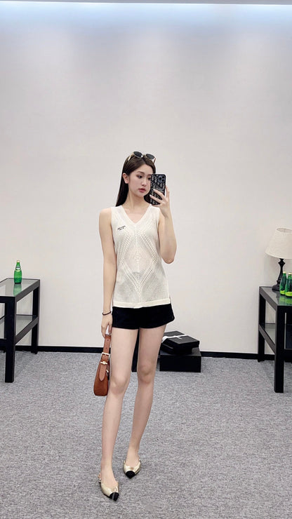 P 2025 new product Hollow knitted vest