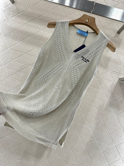 P 2025 new product Hollow knitted vest