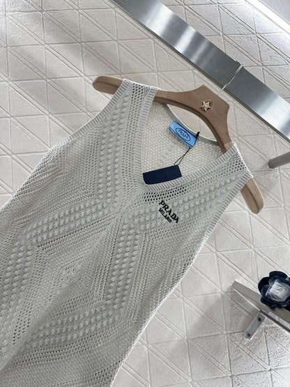 P 2025 new product Hollow knitted vest
