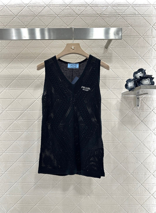 P 2025 new product Hollow knitted vest