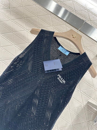 P 2025 new product Hollow knitted vest