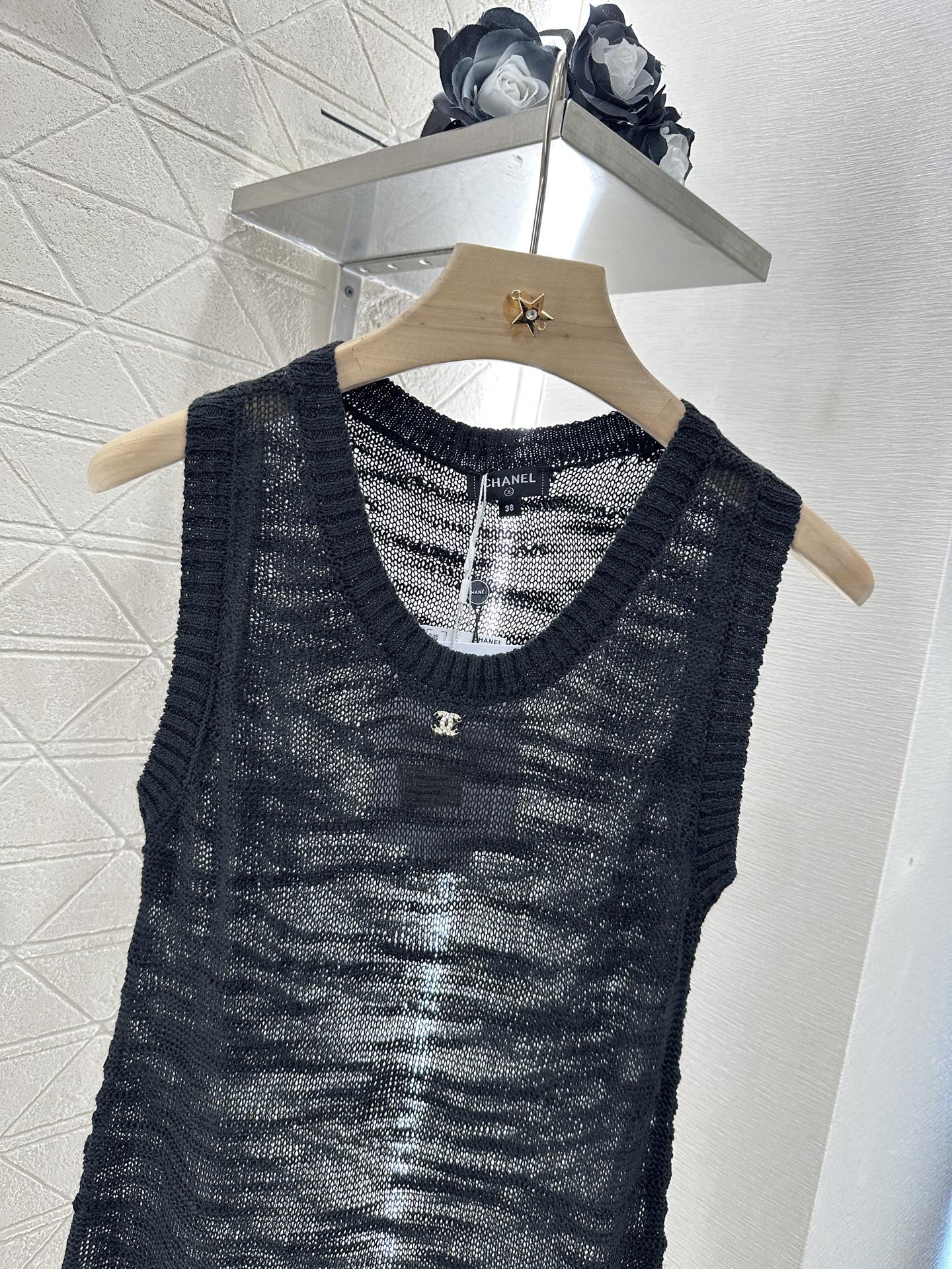 C 2025 new product Embroidered knitted vest dress