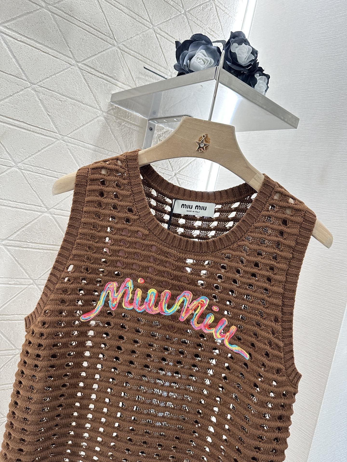 M 2025 new product Hollow knitted vest