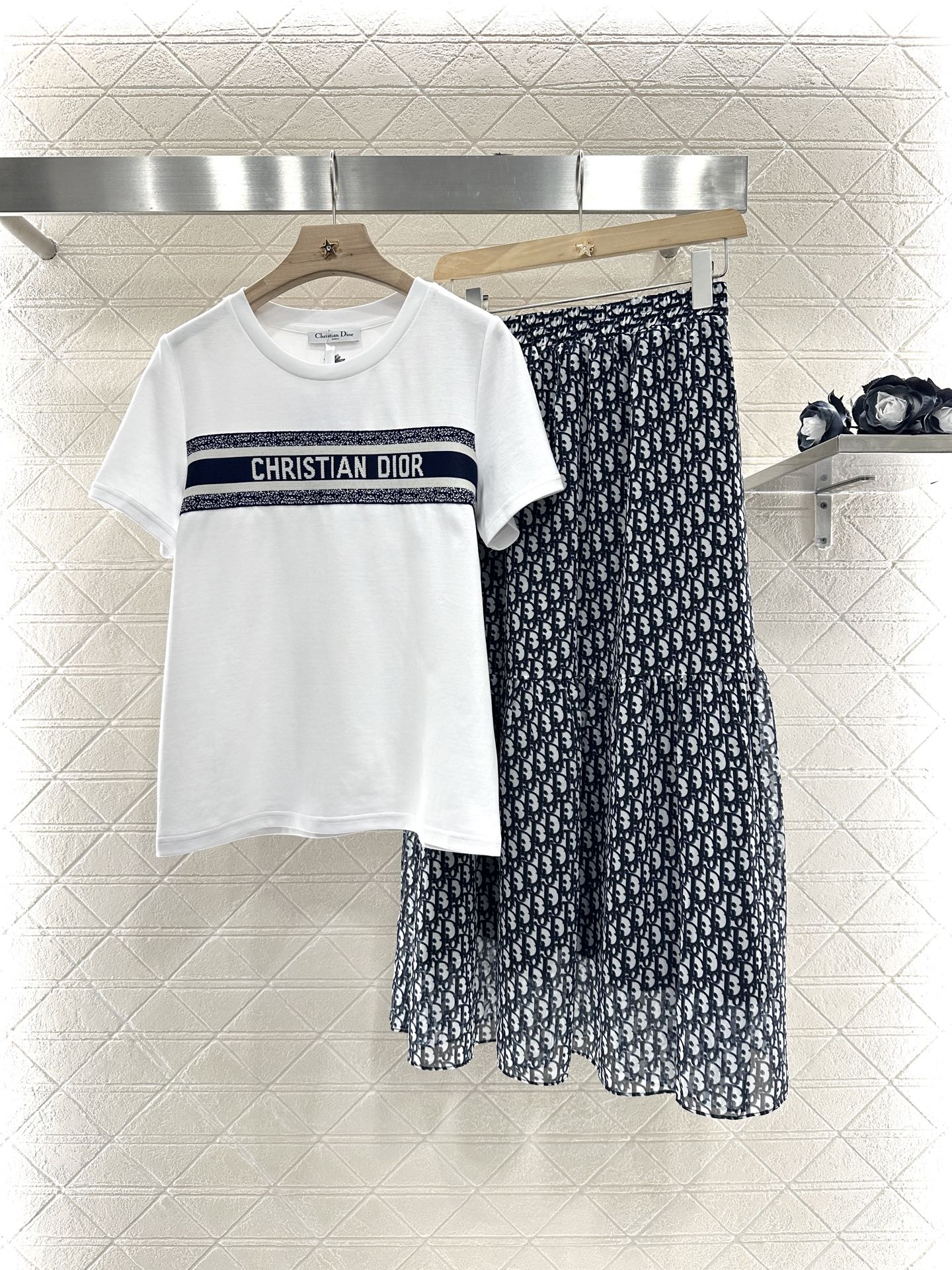 D 2025 new product Short-sleeved skirt suit