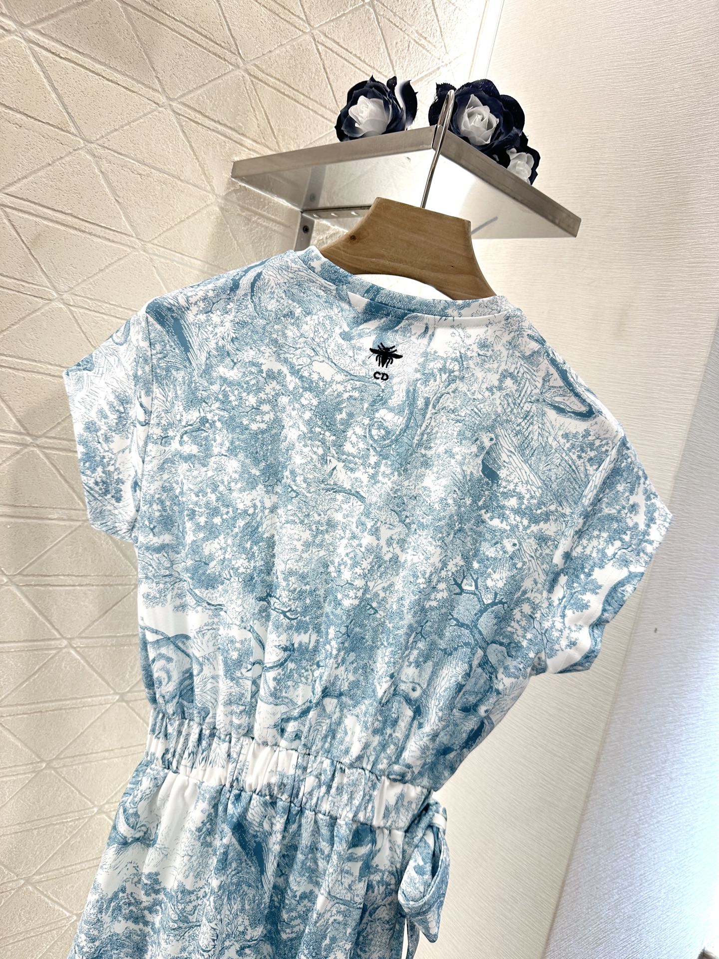 D 2025 new product Lace-up dress
