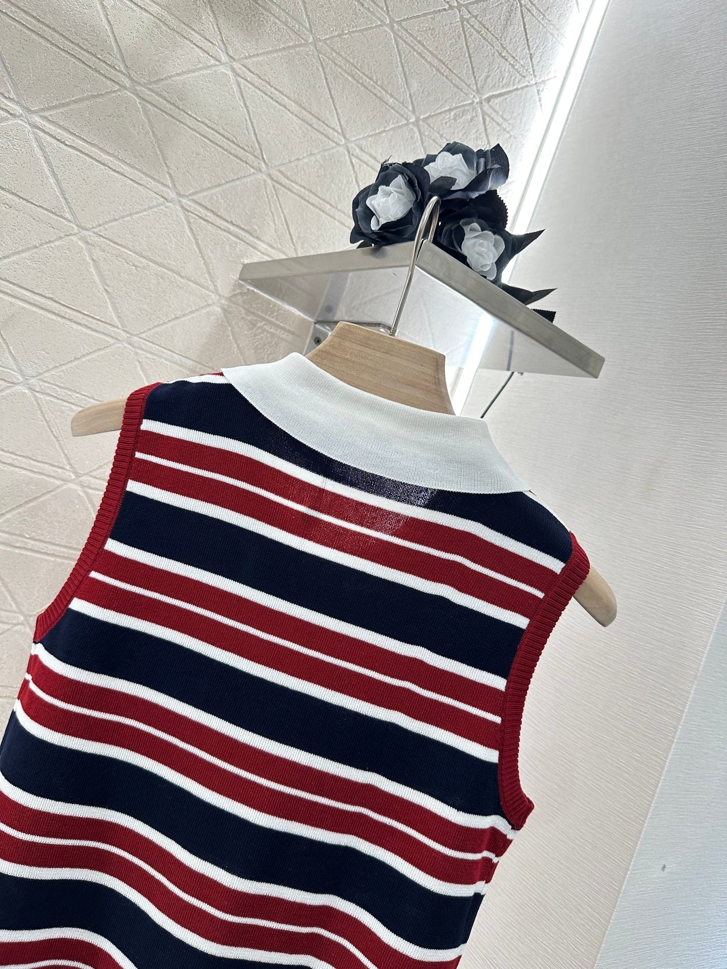 C 25 new product Lapel knitted vest