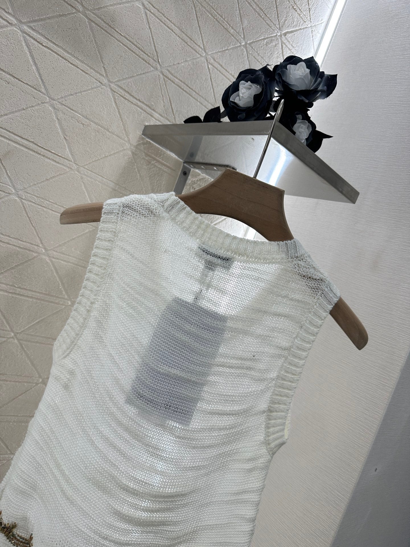 C 25 new product Embroidered knitted vest