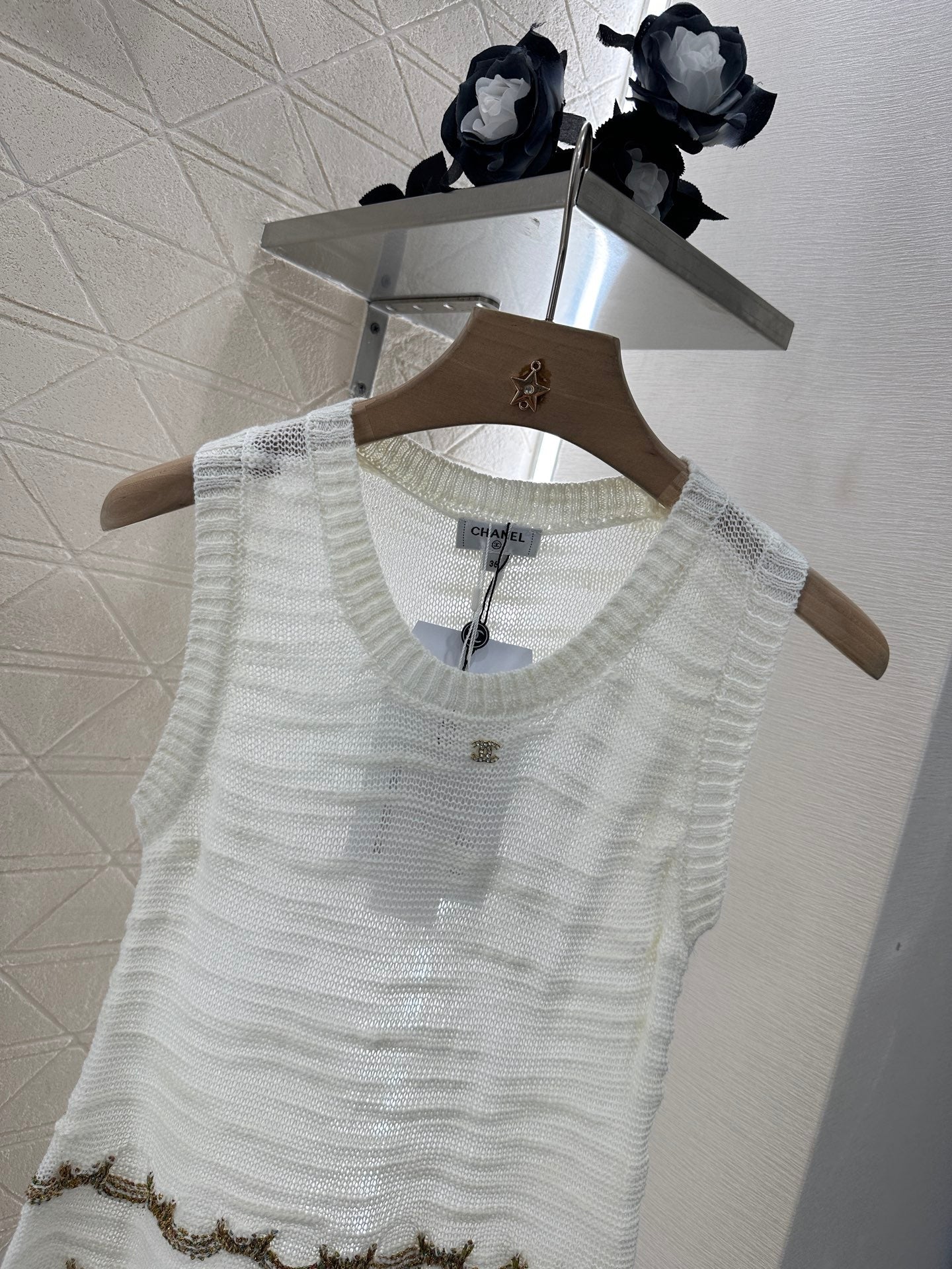 C 25 new product Embroidered knitted vest