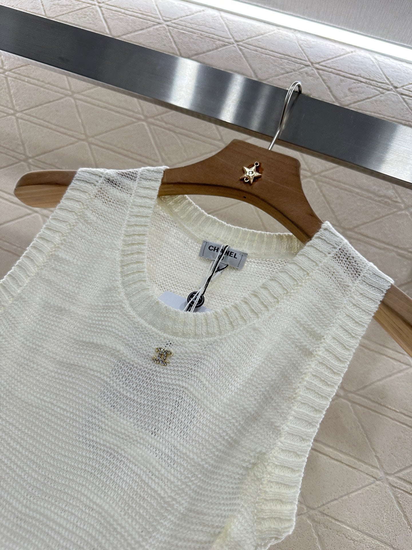 C 25 new product Embroidered knitted vest