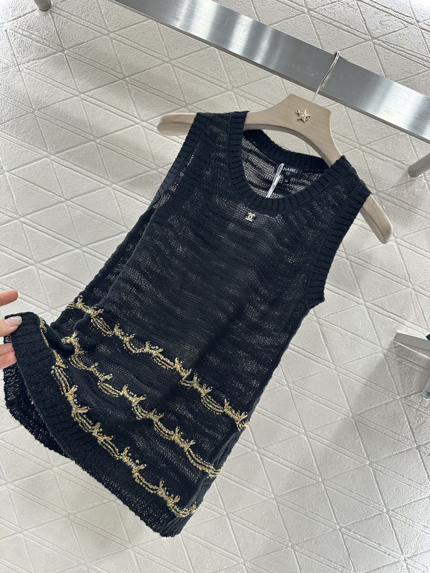 C 25 new product Embroidered knitted vest
