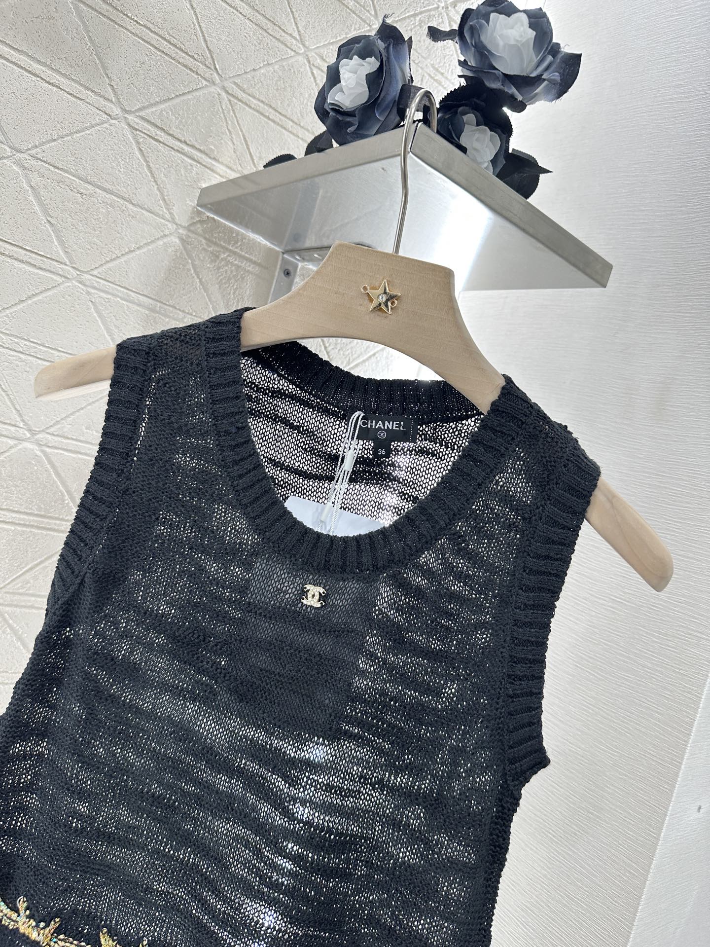 C 25 new product Embroidered knitted vest