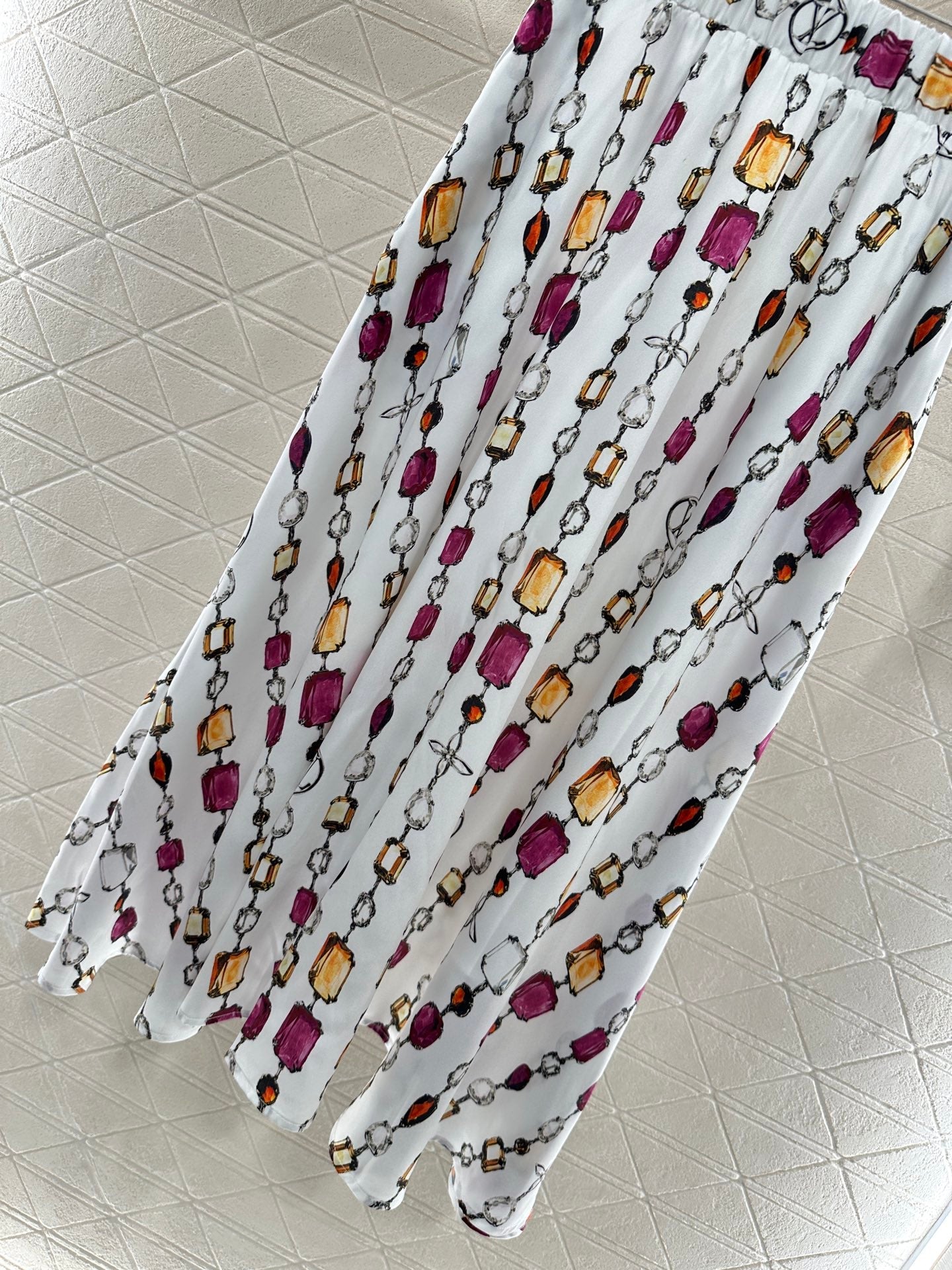 L 25 new product Printed gemstone skirt