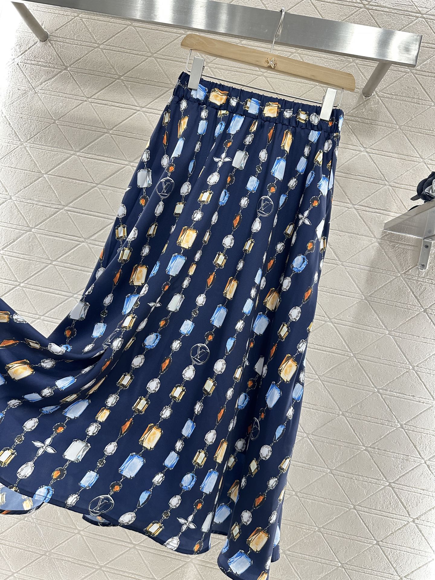L 25 new product Printed gemstone skirt