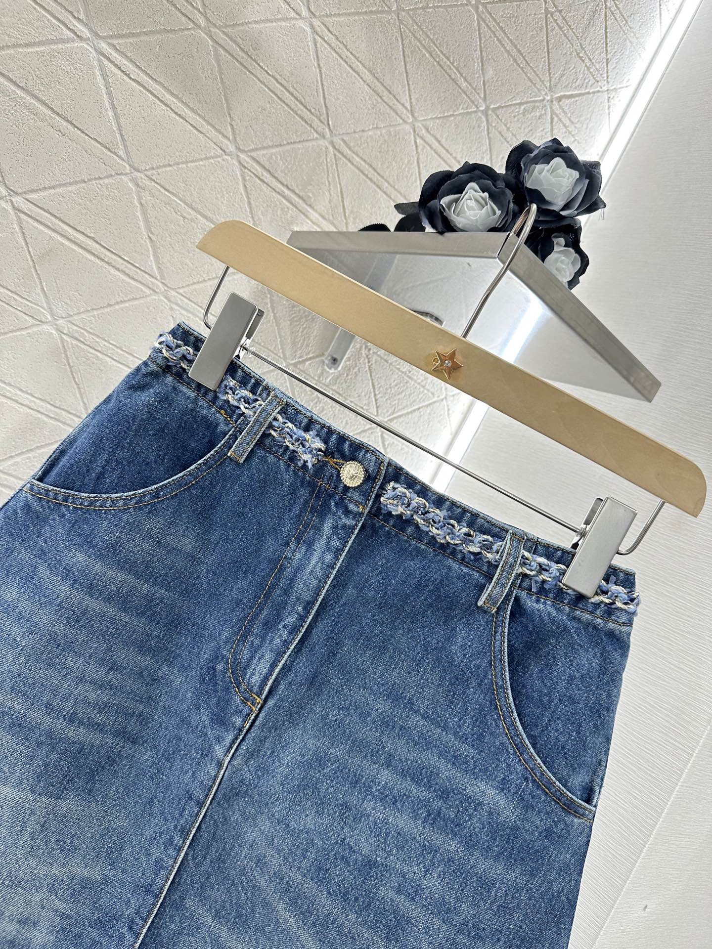C 2025 new product Denim skirt with hem