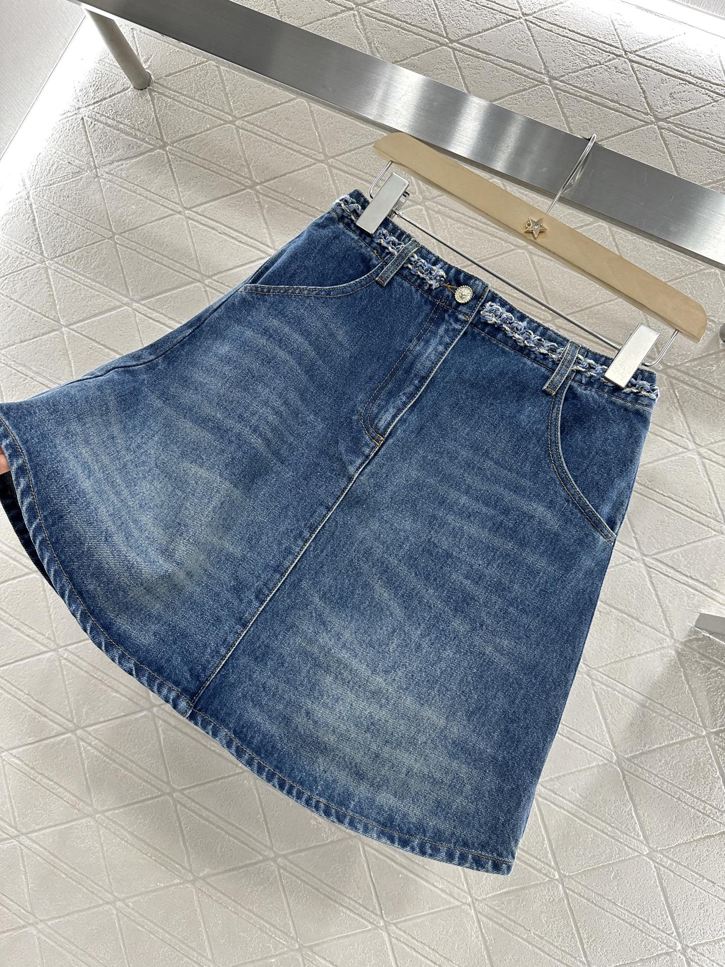 C 2025 new product Denim skirt with hem