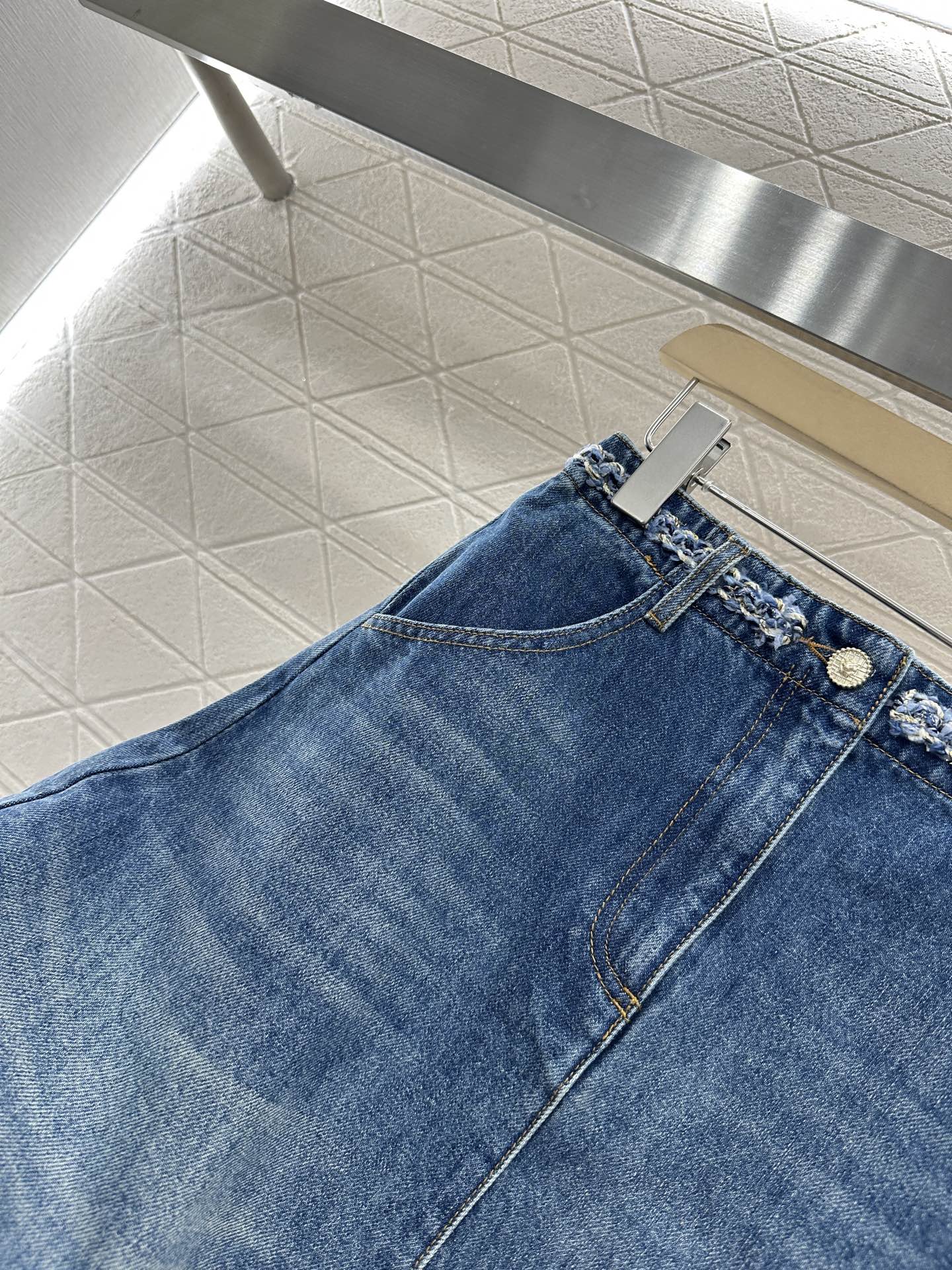 C 2025 new product Denim skirt with hem